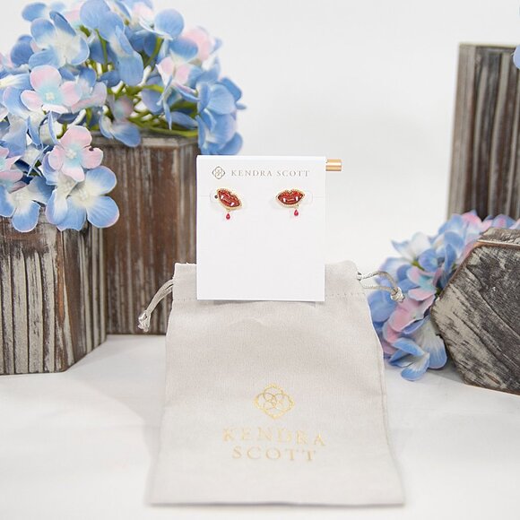 Kendra Scott Red Kyocera Opal Vampire Lips Stud Earrings NWT - Picture 2 of 5